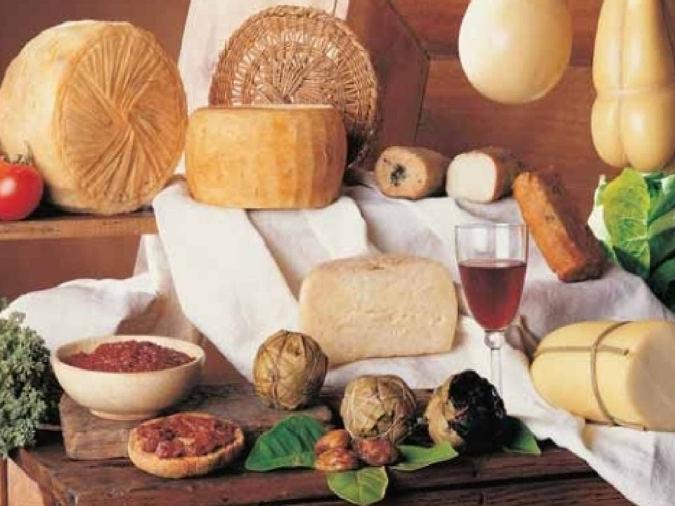 Formaggi tipici Calabresi e non solo qui anche il principe il Parmiggiano Reggiano